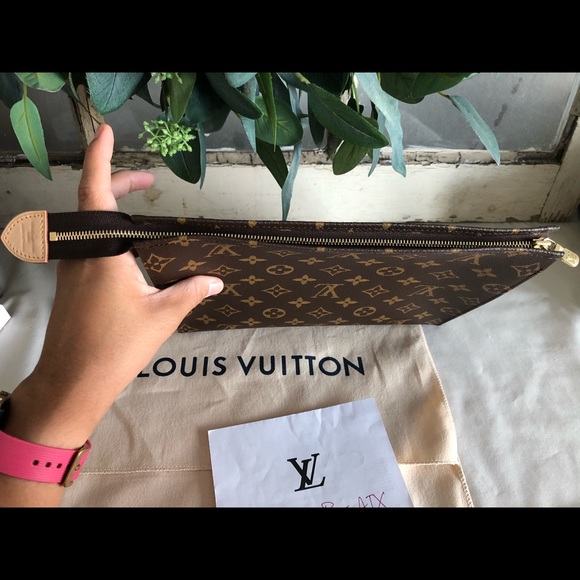 Louis Vuitton Toiletry 26 - Picture 6 of 8